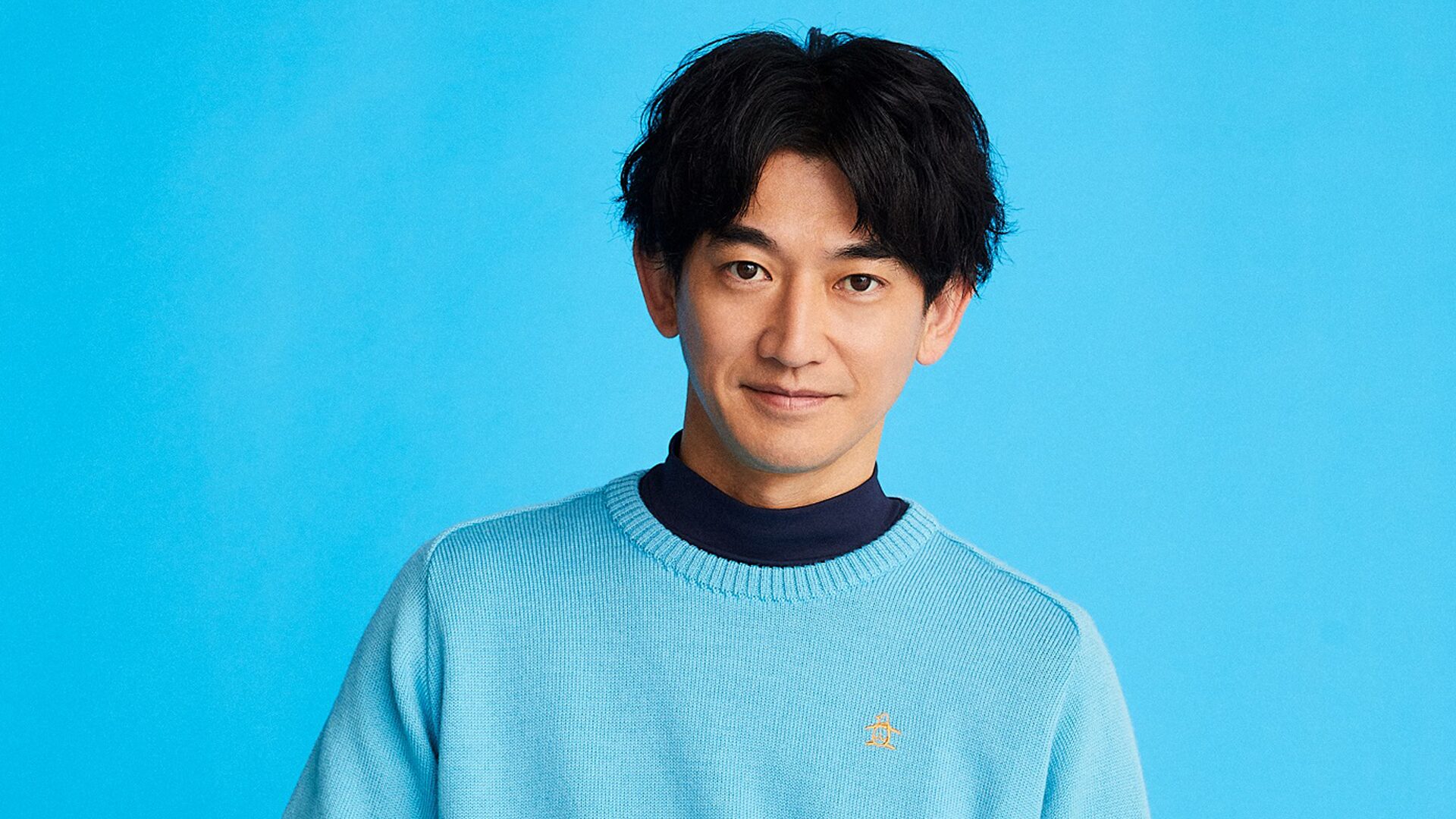 永山瑛太が鮮やかに着こなす”冬ゴルフの主役ニット”『マンシングウェア