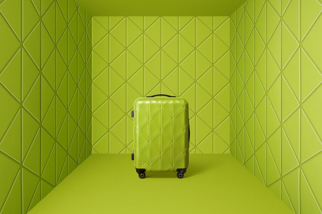 抗菌・防臭加工で内装を清潔に保つ、"和"をイメージした国産スーツケース「プロテカ コーリー2」発売