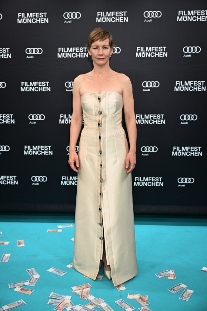 【ルイ・ヴィトン】サンドラ・フラーが2024年ミュンヘン国際映画祭にルイ・ヴィトンを登場