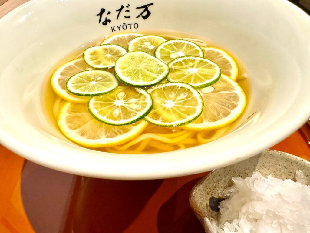 なだ万初のうどん専門店　『京都南座　なだ万茶屋』冷やしうどんメニュー　好評販売中