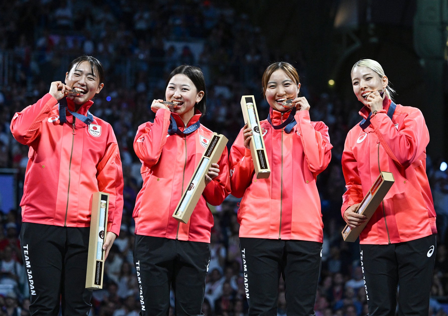 【2024 パリオリンピック_フェンシング】史上初！女子サーブル団体で銅メダル獲得！ - SPOGEL