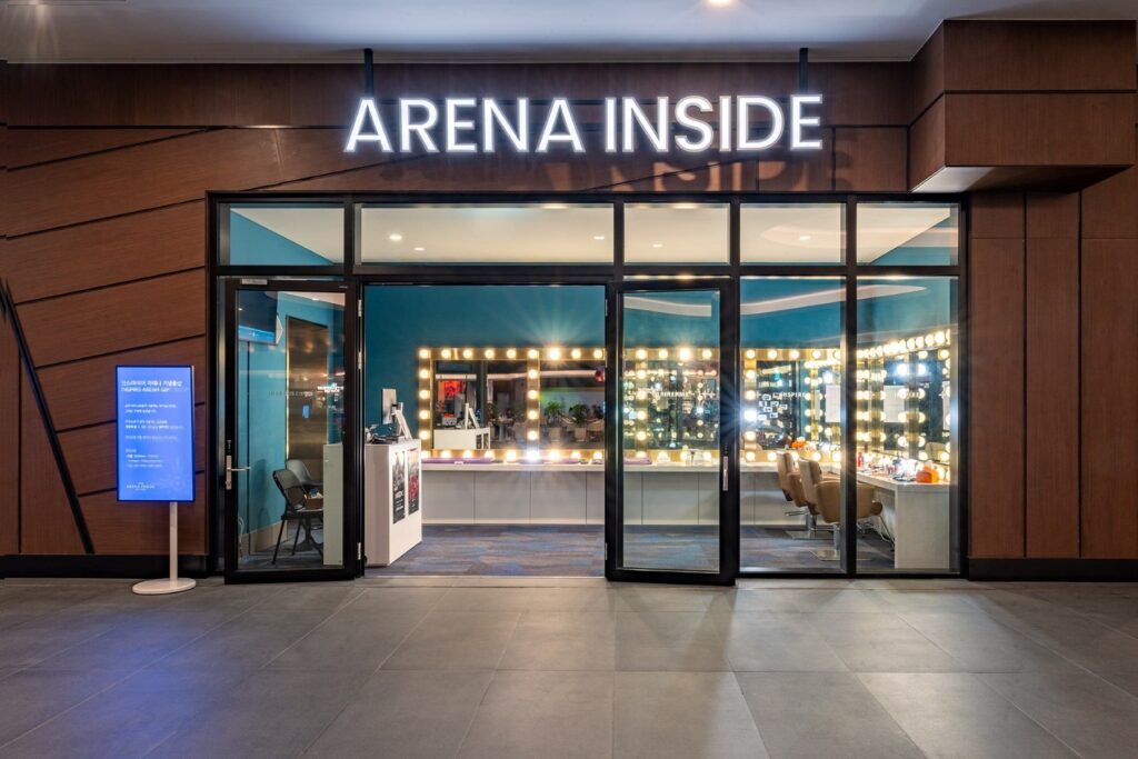 韓国のインスパイア・アリーナにてバックステージをモチーフにした新コンセプト型ギフトショップ「ARENA INSIDE」がオープン！