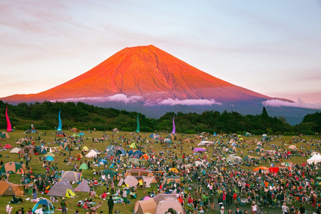 10月の３連休・富士山麓で行う音楽×キャンプの祭典｜朝霧JAM2024タイムテーブル発表！