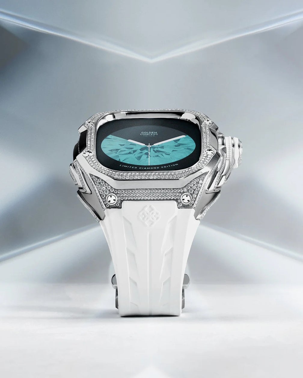 ゴールデンコンセプト 創立10周年を記念し、合計5.6カラットのVVS