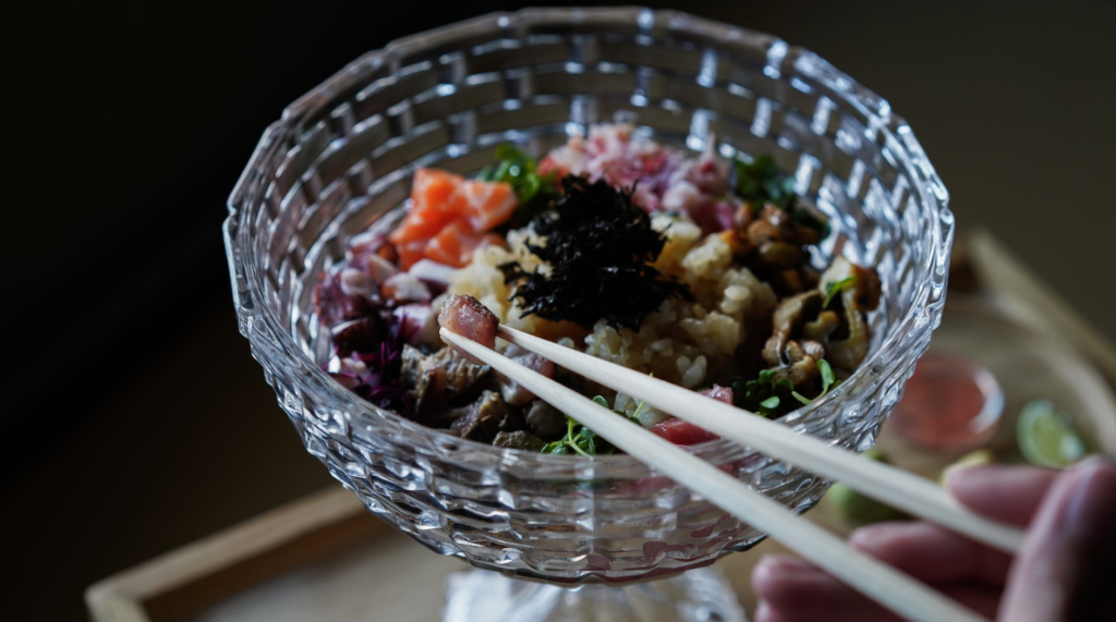 金沢薬味海鮮丼の体験型レストラン【TILE (タイル)】にて、秋の味覚の定番「秋刀魚」の提供を、2024年10月1日(火)よりスタート！