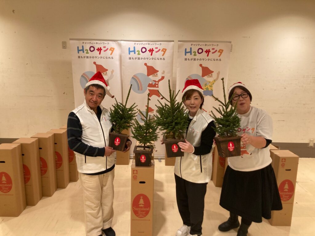 【阪急うめだ本店】クリスマスツリーを寄贈します！すべての子どもたちが笑顔になるクリスマスを