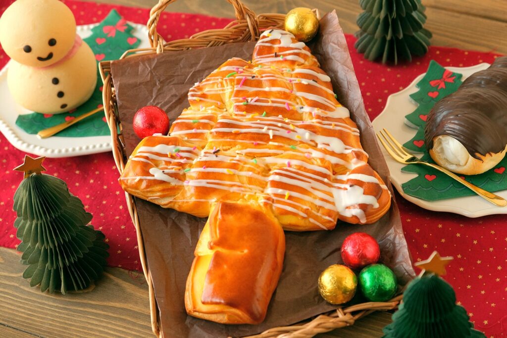 1日3,000個販売する“ミルクパン”がクリスマスツリーに！食べられる「ミルクパンクリスマスツリー」12月24日各店1個限定で販売