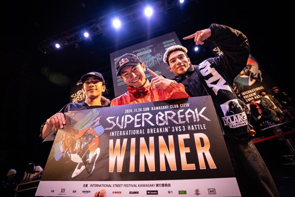 ブレイキン日本唯一のオリジナル国際大会「SUPER BREAK」にてB-boy TSUKKI（飯沼月光選手）とB-boy RA1ON （窪田雷音選手）が優勝