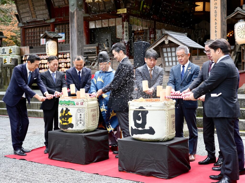 創業360年の山梨の酒蔵「笹一酒造」“日本の伝統的酒造り”ユネスコ無形文化遺産登録記念 「奉告祭」を、御神酒を奉納する北口本宮冨士浅間神社にて執り行いました