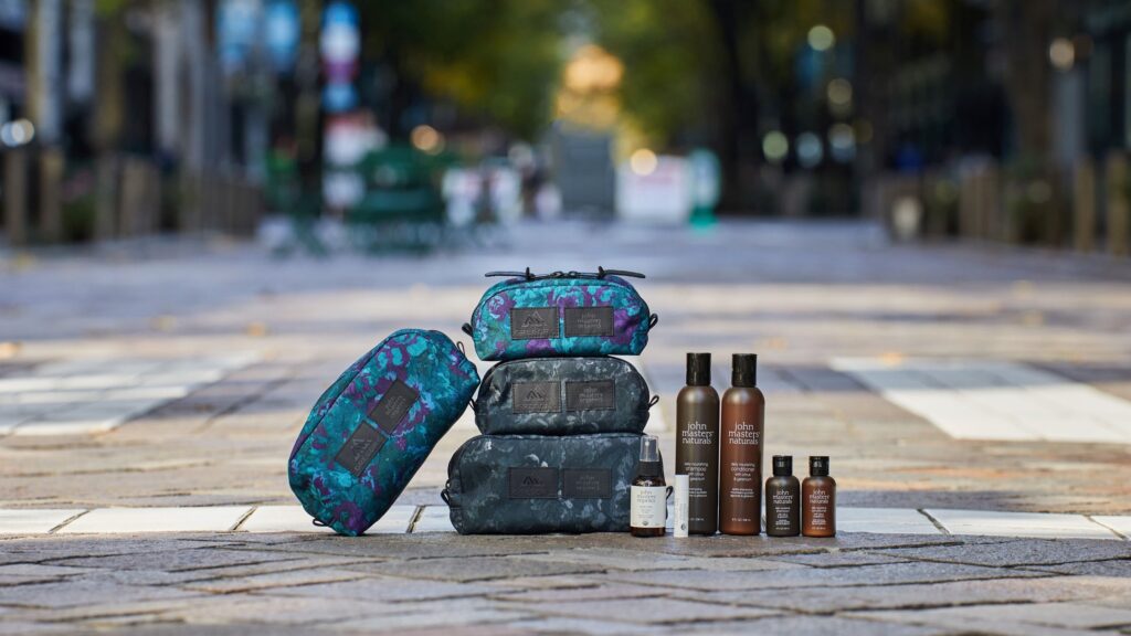 2024.12.26 debut　john masters organics × GREGORY 年末年始の旅行やアウトドア、日常にもフィットする限定のキットが登場