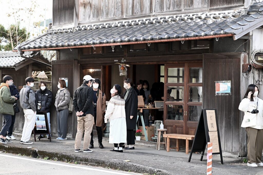 徳島県牟岐町に、まちのハレの場「日常百貨店 灯閑」を2025年春オープン