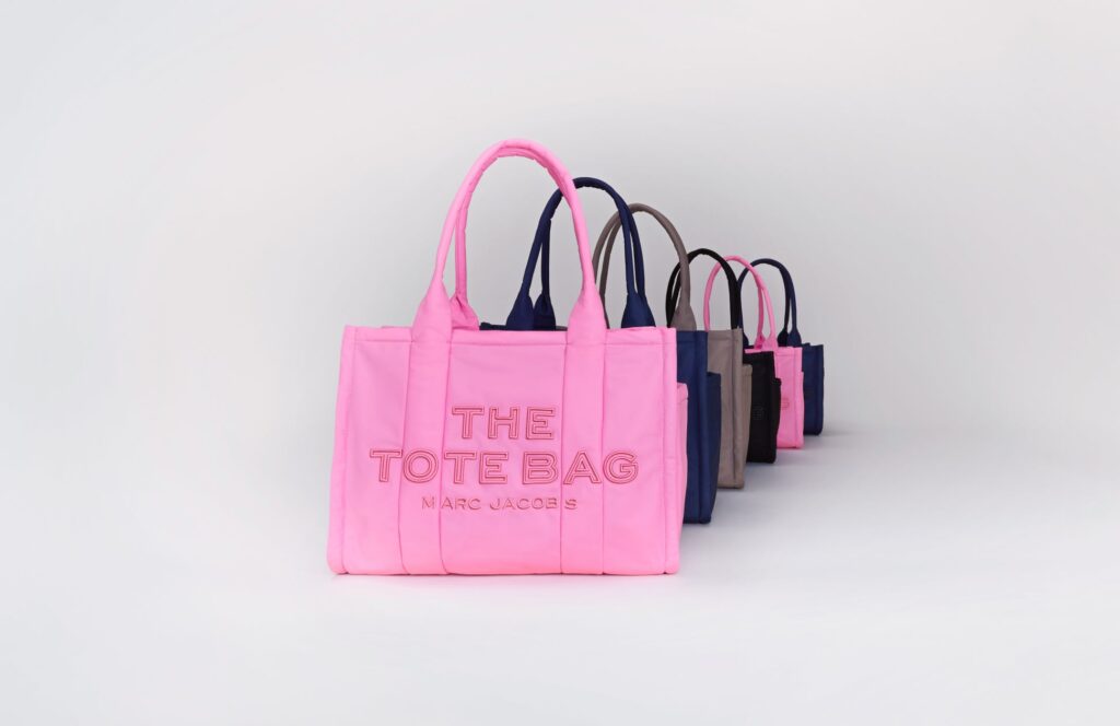 マーク ジェイコブス、アイコントート「THE TOTE BAG」より新作が続々登場！