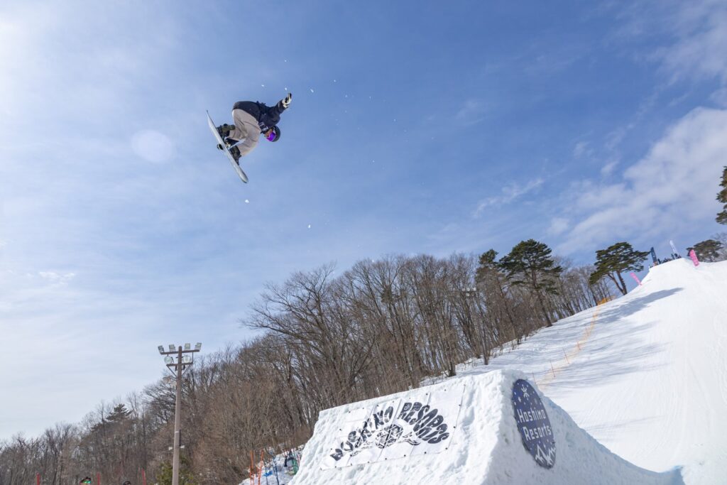 【ネコマ マウンテン】スノーボードのビッグエア大会「NEKOMA MOUNTAIN BIG AIR by SCLOVER」を開催｜2025年2月9日～11日