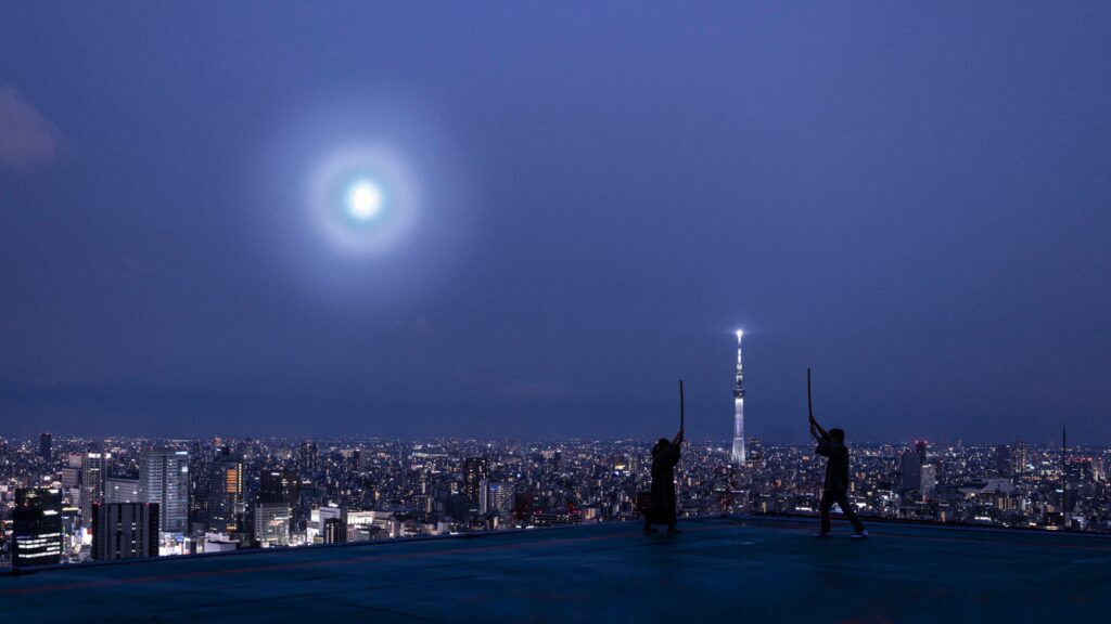 【星のや東京】江戸文化に倣った、月光の下での剣術稽古や月見の舟遊びなど、都心の夜のひとときを楽しむ「秋の夜長の過ごし方」を提案