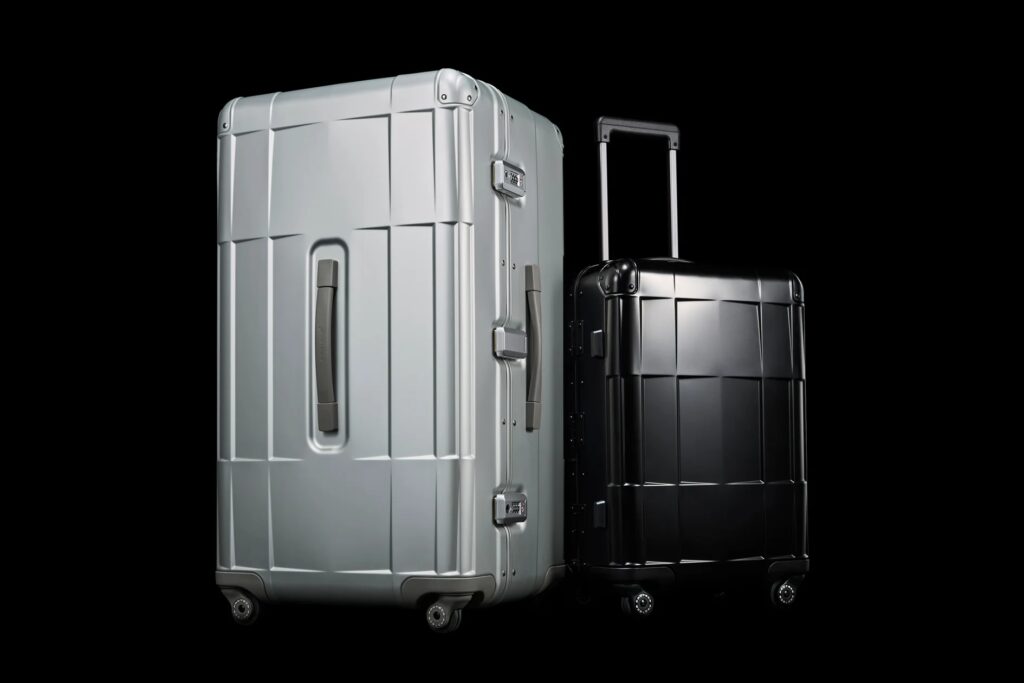 プロテカから、美しく堅牢な国産アルミスーツケース「スタリアCXRアルミナム」登場