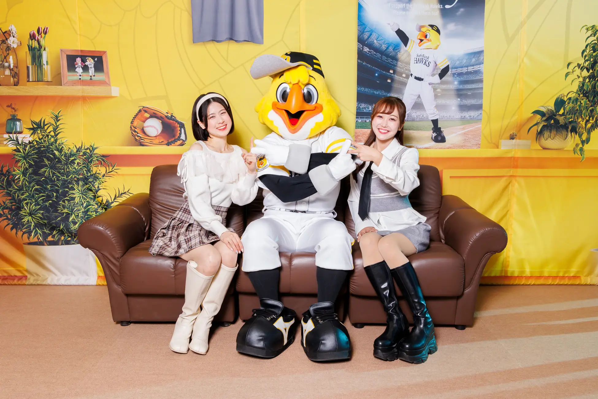 12球団初！球団マスコットと写真撮影ができる専用スタジオ誕生！