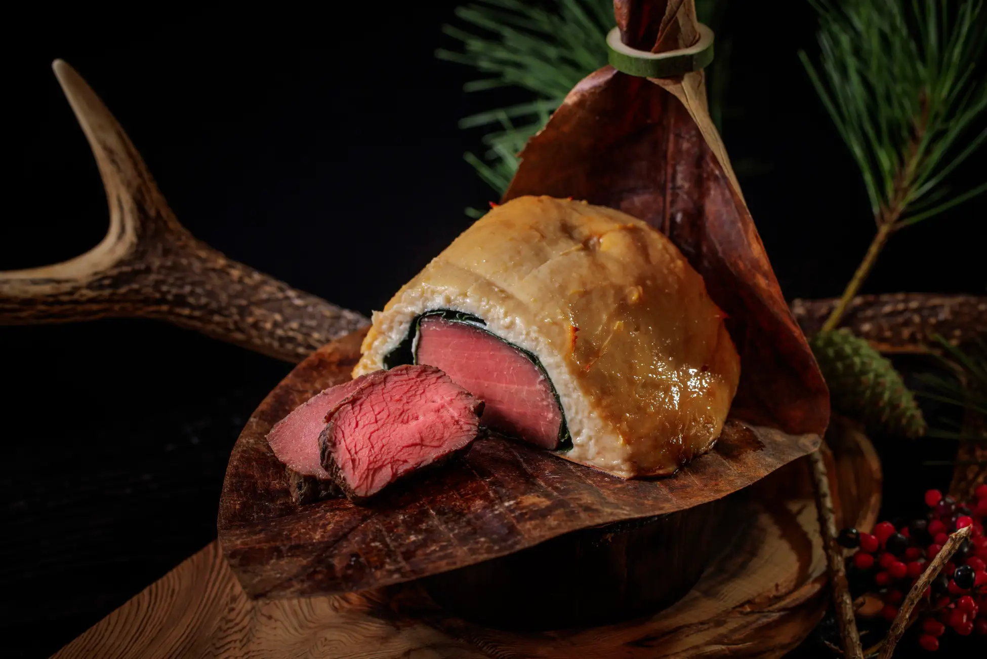 【星のや軽井沢】和洋２つのダイニングを巡る2日間の食体験「日本料理 嘉助」と「ブレストンコート　ユカワタン」で鹿肉や穴熊などのジビエを異なる仕立てで堪能する「冬山の饗宴」 初開催