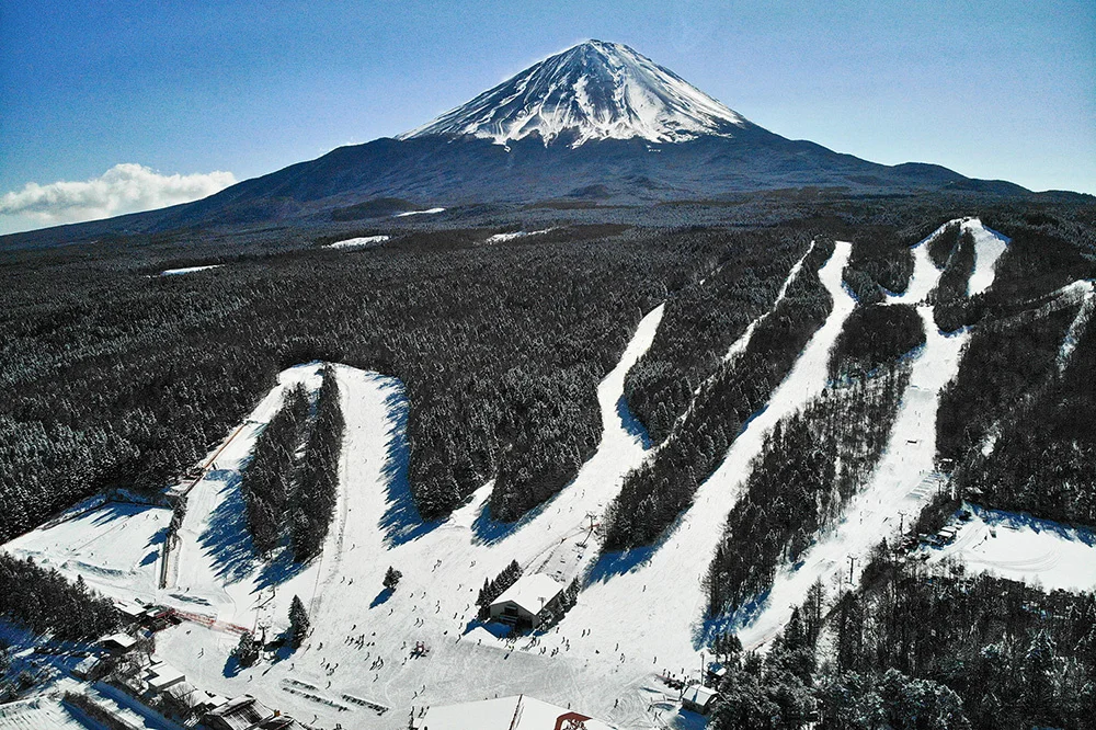 日本最速クワッドリフト始動！富士山のスキー場「ふじてんスノーリゾート」2025-2026シーズン12月13日(土)営業開始！お得&限定のオープン特典や新サービスも登場！