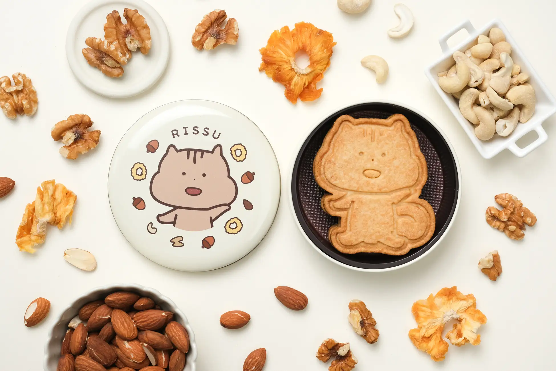 【スナックミー】公式タレント「りっす」がそのままサブレに。「スナックミースタンド 押上」で『りっすクッキー缶』を数量限定で発売