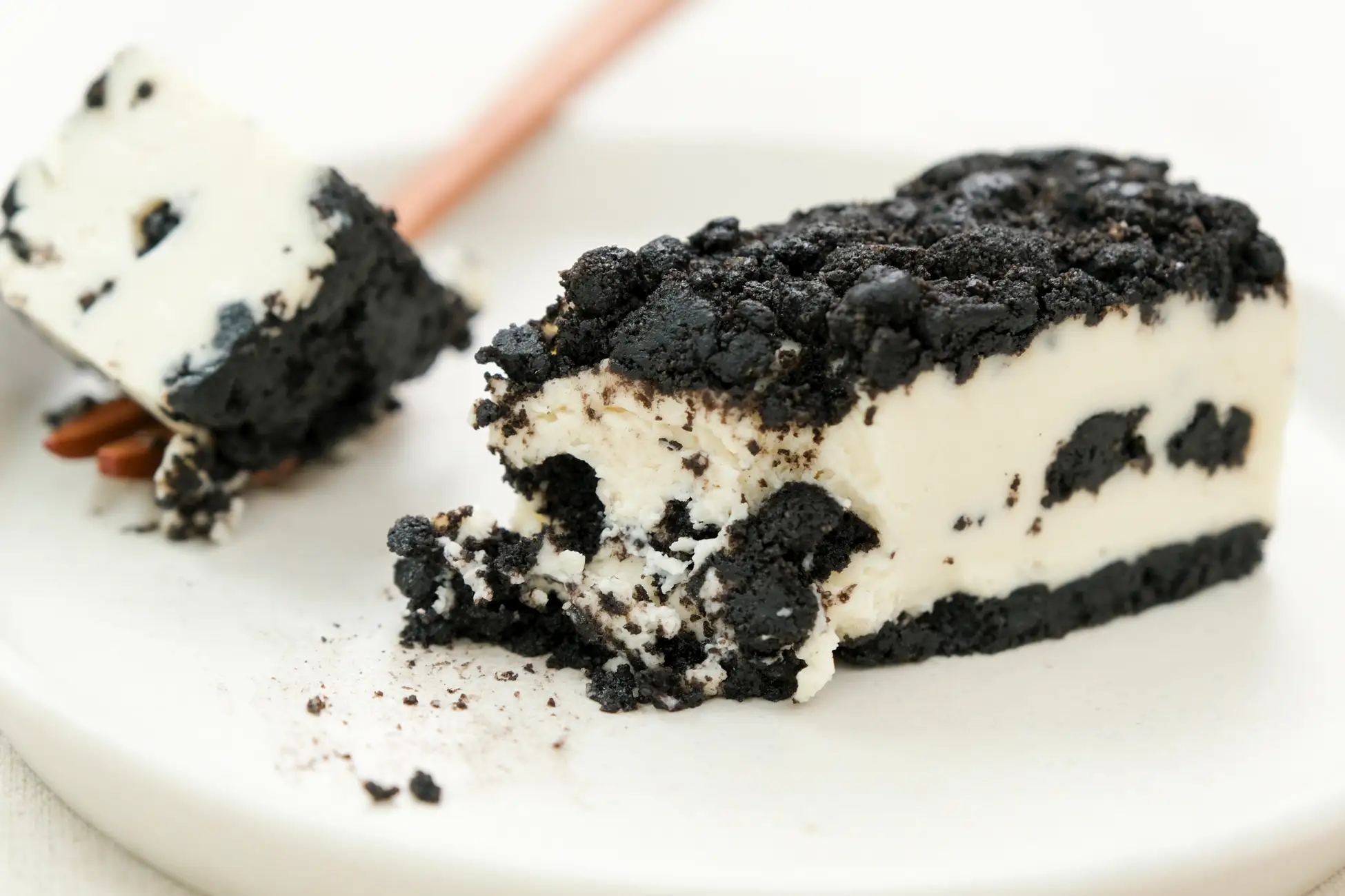 【ハイブリッドスイーツ】濃厚チーズとザクほろココア、異なる食感がひとつに。『ふたつのおいしさ クッキー＆クリームチーズケーキ』をスナックミーオンラインストアで期間限定発売