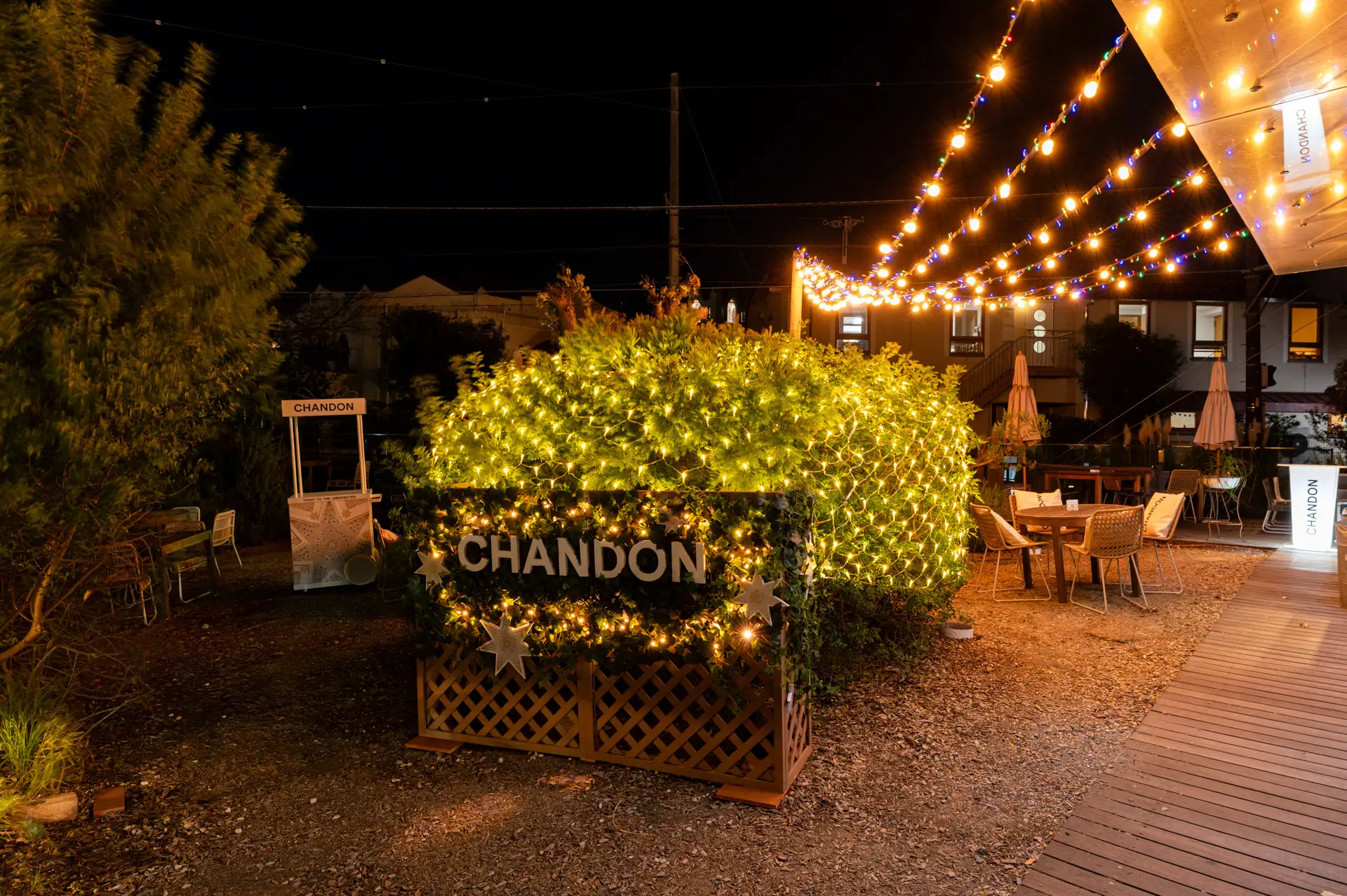 ホリデーシーズンを煌びやかに彩る「シャンドン ウィンター プロモーション」星降る夜を思わせる限定特別装飾が「AWkitchen GARDEN 鎌倉」に登場！