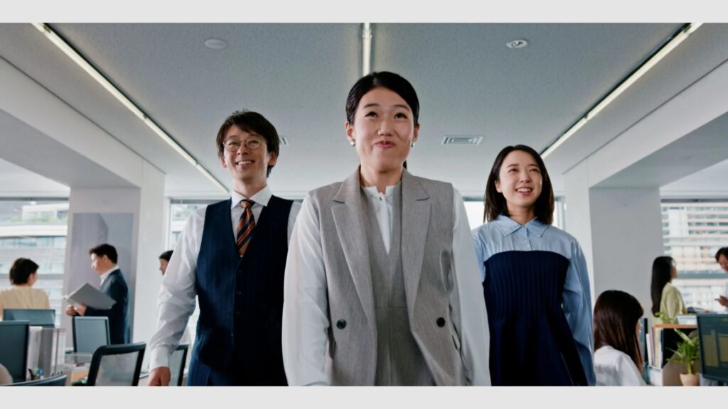 滝藤賢一さん・横澤夏子さん・上白石萌音さんが共演「楽楽クラウド」初のTVCM「これまでとこれからと」篇を2026年1月5日より放映開始　ザ・クロマニヨンズ「フルスイング」とタイアップ