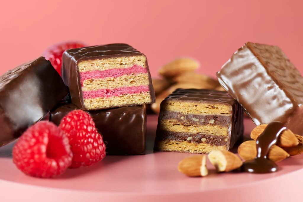 パッケージを逆さにすると、可愛らしい”花束”に。【フランセ】がお届けする、記憶に残る冬ギフト『季節をたのしむミルフィユ　～ミル　メルシー～』を新発売！