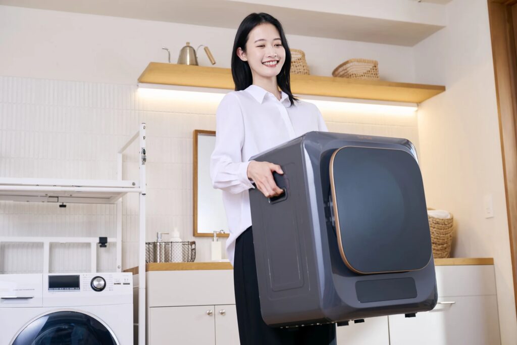花粉シーズンを前に、UV除菌99.99%の小型衣類乾燥機に新モデル登場