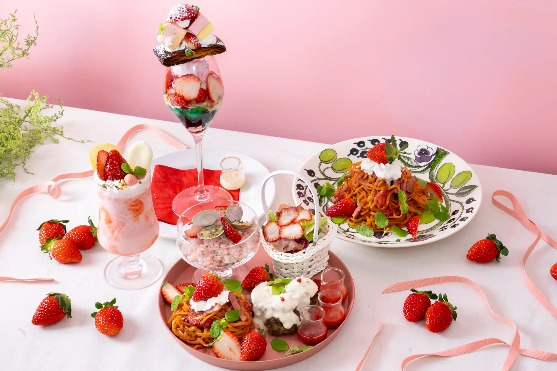 おふろcafe utataneにて、埼玉県産プレミアムいちご「あまりん」をたっぷり使用した洋食メニューやスイーツを期間限定で提供します