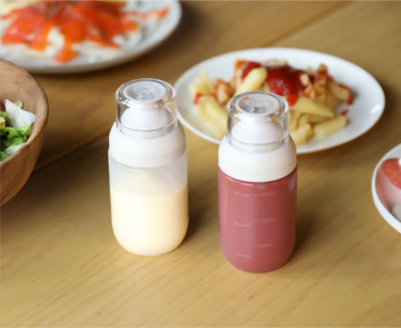 【新商品】押した分だけ注げるから、量を調整しやすい“プッシュ式調味料ボトル”が登場