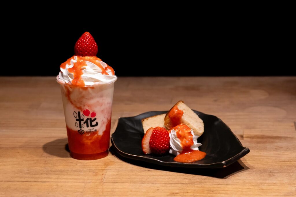 地元の人気いちごカフェ店「宝美いちご」とおふろcafe 白寿の湯がコラボ。土耕栽培の「あまりん」を使用した限定スイーツを期間限定提供