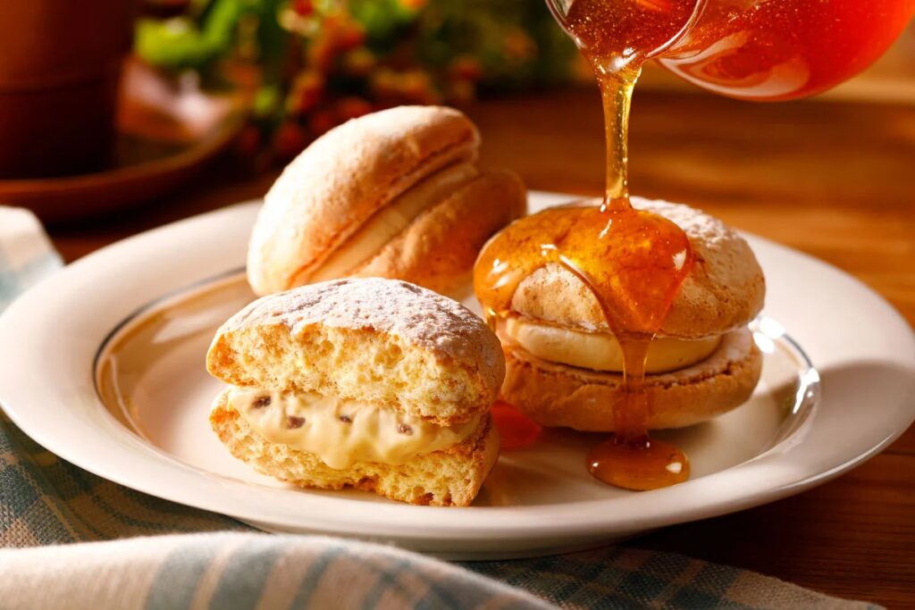 ≪ 京王新宿店限定 ≫ カナダ・ケベック州でつくられたメープルシュガーを使用した『メープルブッセ』。3月12日（木） に【ザ・メープルマニア】より新発売！