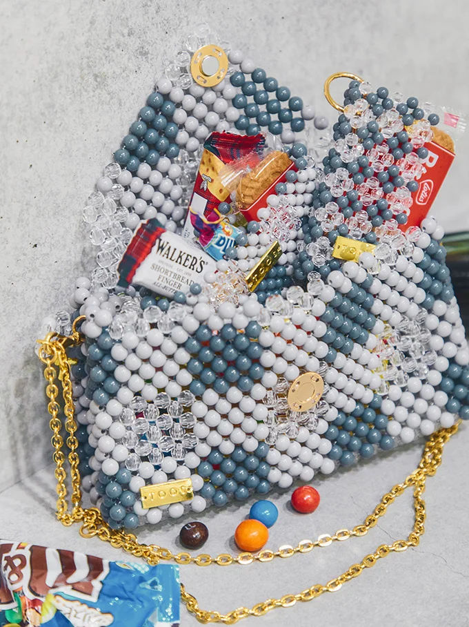 TOOS × URBAN RESEARCH KYOTOショップのアイデンティティを象徴する、ソリッドなグレーを投影したカプセルコレクション