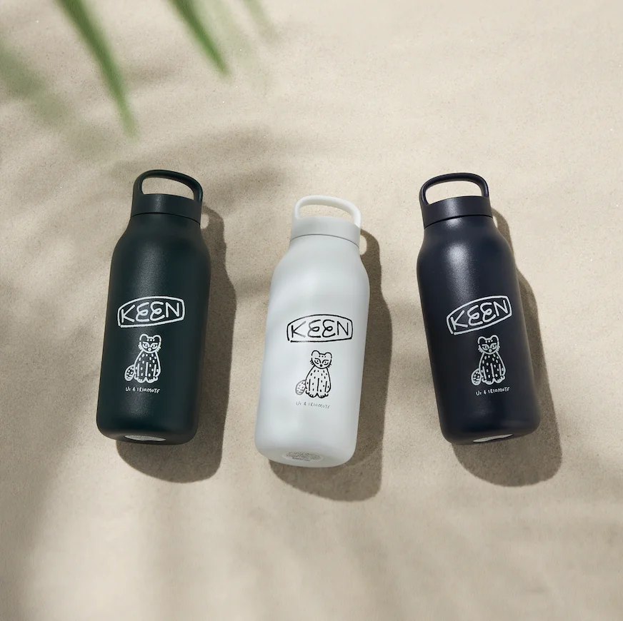 アーティスト長場雄氏デザインの「Us 4 IRIOMOTE」チャリティコラボアイテムが今年も登場。4月15日はイリオモテヤマネコの日