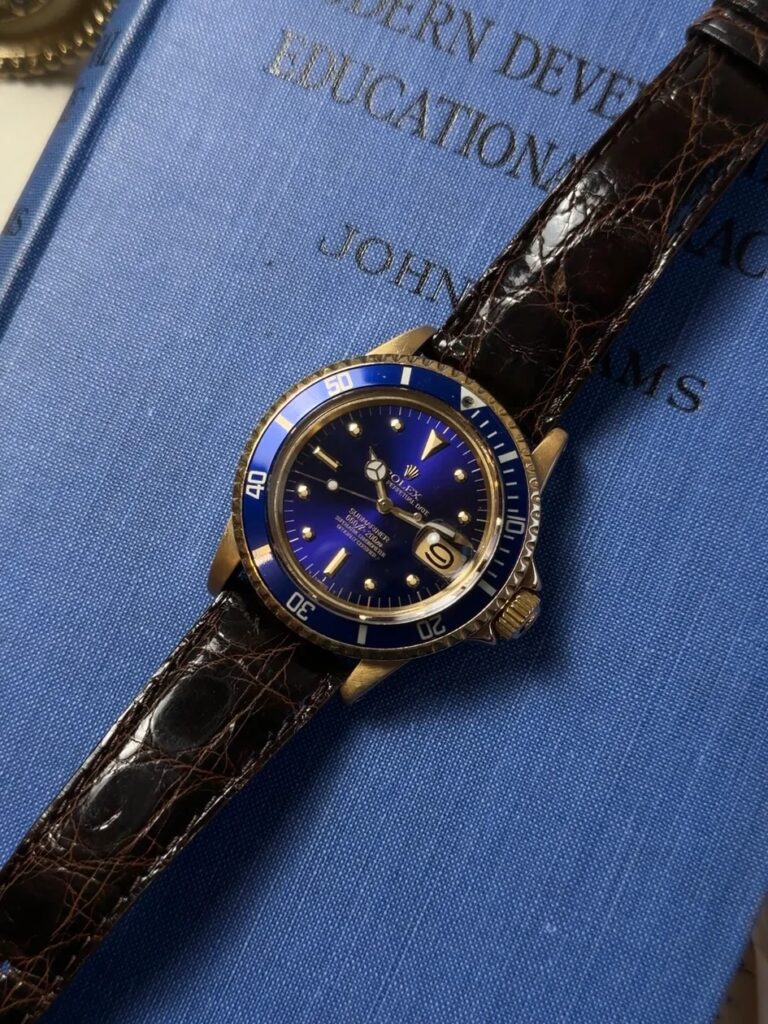 希少なパープルチェンジダイヤルを備えたサブマリーナー デイト Ref.1680/8が入荷。希少性、来歴、そして経年による変化。 それらが重なり合った極上の一本の販売を開始。