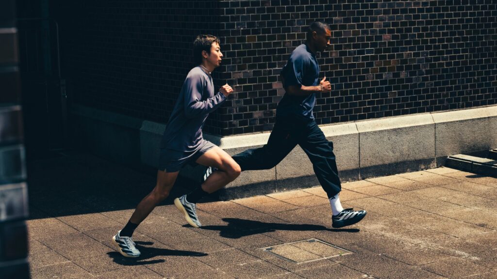 アディダス、日本企画のランニングアパレルコレクション「DAY//Ø」第2弾となる新作が登場　「ADIZERO EVO SL EXO」新カラーも同時発売