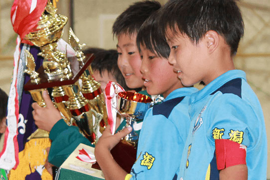 水原サッカー少年団 表彰式での一幕